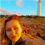 Profesora de inglés apta hasta el nivel C1. Experiencia con Cambridge pero puedo aprender de otros modelos de examen.
